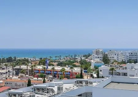 Tasia Maris Oasis איה נאפה