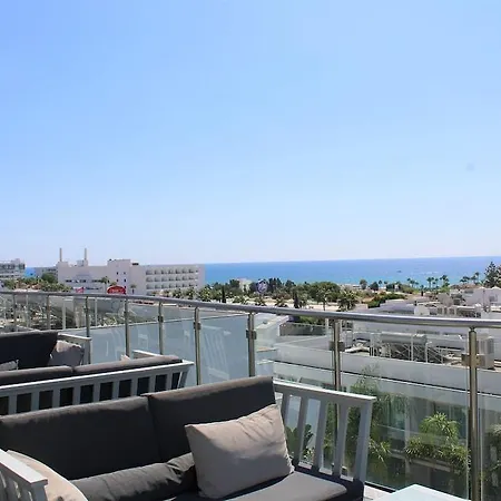 Tasia Maris Oasis מלון 3*