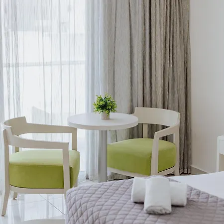 Tasia Maris Oasis Otel Aya Napa