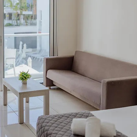 מלון Tasia Maris Oasis איה נאפה
