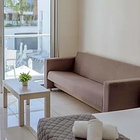 Tasia Maris Oasis Hotel 3*