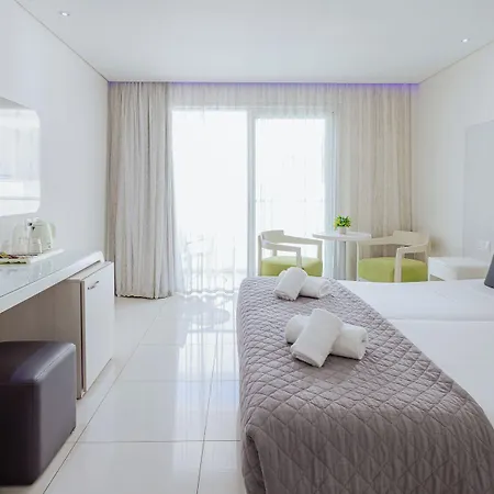 Tasia Maris Oasis 3* איה נאפה