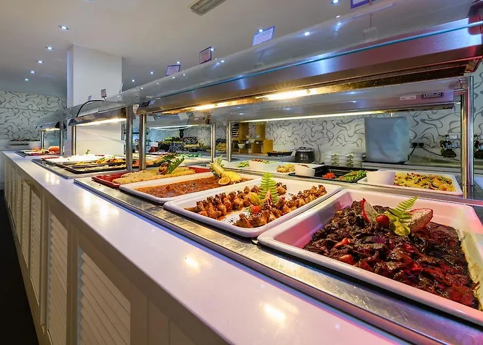 Tasia Maris Oasis Ayía Nápa