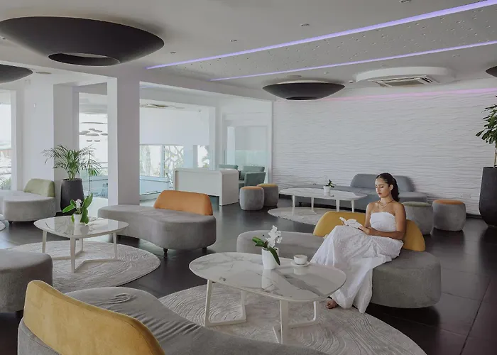 Tasia Maris Oasis Hotell