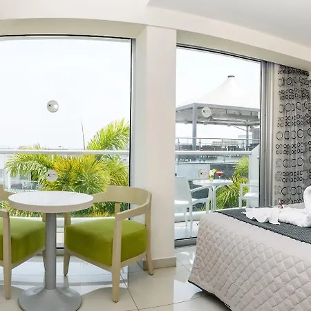 Tasia Maris Oasis Hotel