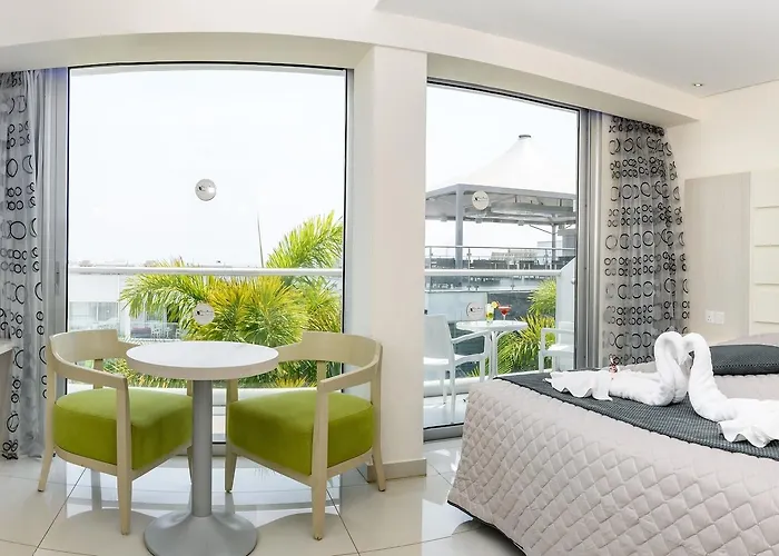 Tasia Maris Oasis Hotel